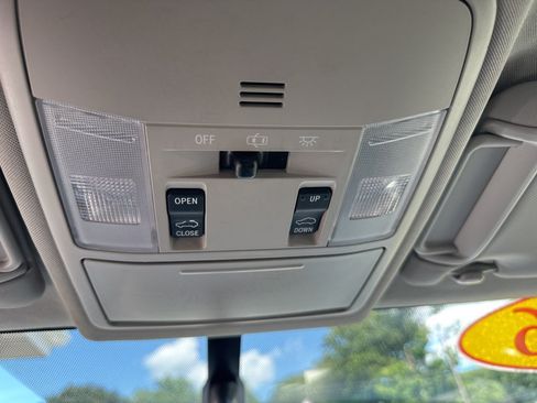 Used 2016 Toyota RAV4 XLE AWD/4WD image 32