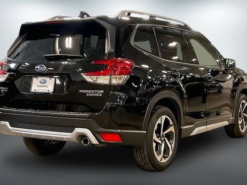 Used 2023 Subaru Forester Touring AWD/4WD image 13