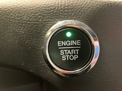 Used 2021 Ford Edge Titanium AWD/4WD image 37