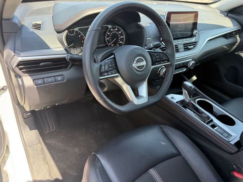 Used 2025 Nissan Altima 2.5 SR AWD/4WD image 15