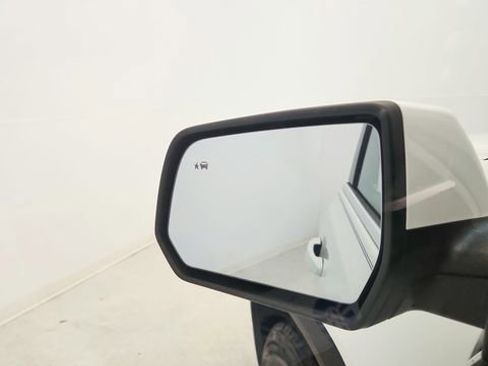 Used 2019 GMC Acadia SLE w/ Driver Alert Package I FWD image 11
