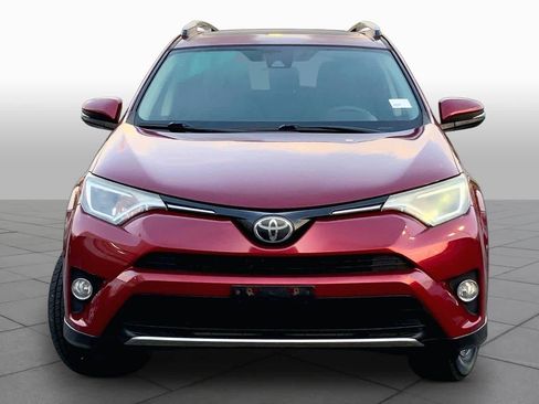 Used 2018 Toyota RAV4 XLE AWD/4WD image 4