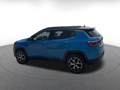 Used 2025 Jeep Compass Limited AWD/4WD image 10