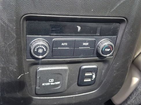 Used 2018 Buick Enclave Essence FWD image 15