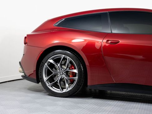 Certified 2019 Ferrari GTC4Lusso T RWD image 24