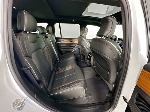 Used 2022 Jeep Grand Cherokee Summit image 28