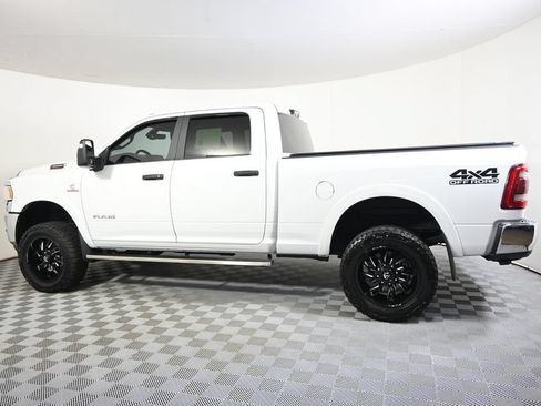 Used 2024 RAM 3500 Big Horn w/ Towing Technology Group AWD/4WD image 3