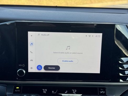 Used 2025 Toyota Camry SE image 18