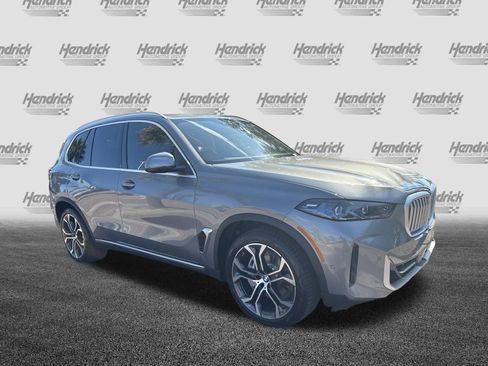 Used 2026 BMW X5 xDrive50e AWD/4WD image 2