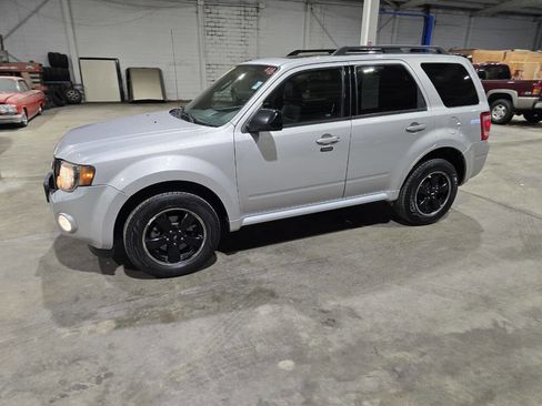 Used 2009 Ford Escape XLT image 3