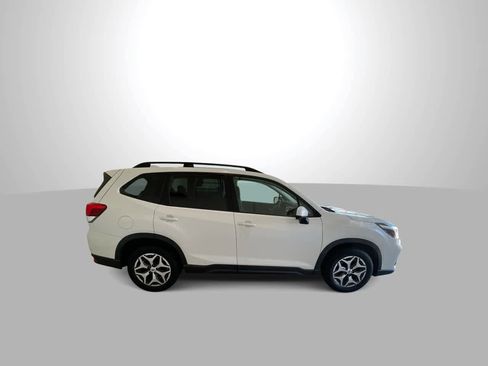 Used 2019 Subaru Forester Premium AWD/4WD image 9