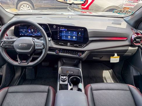 Used 2025 Chevrolet Equinox RS w/ Safety and Technology Package image 17