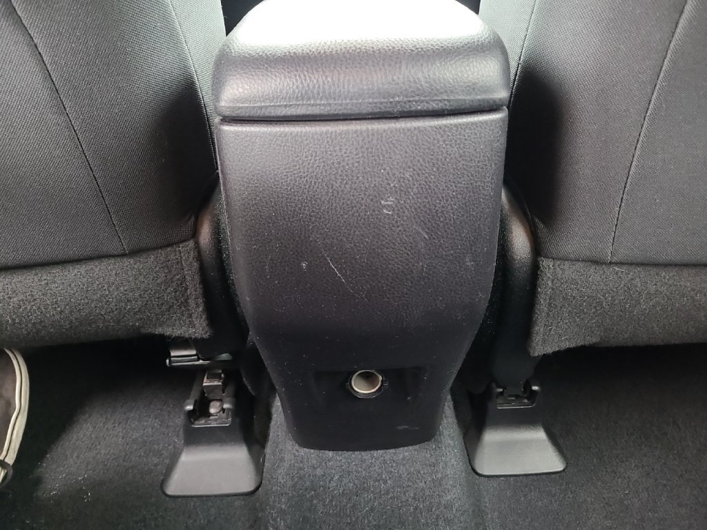 Used 2018 Toyota RAV4 LE AWD/4WD image 29