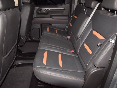 Used 2025 GMC Sierra 1500 AT4 w/ AT4 Premium Package AWD/4WD image 14