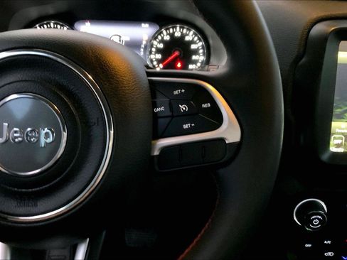 Certified 2023 Jeep Renegade Trailhawk AWD/4WD image 19