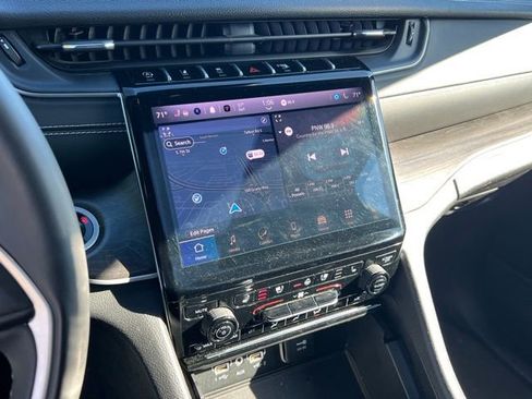 Used 2024 Jeep Grand Cherokee L Limited w/ Luxury Tech Group II image 22