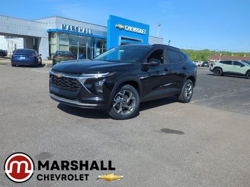 New 2026 Chevrolet Trax LT w/ LT Convenience Package FWD image 1