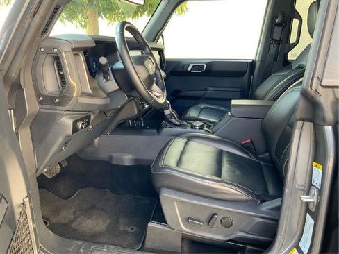 Certified 2025 Ford Bronco Badlands image 9