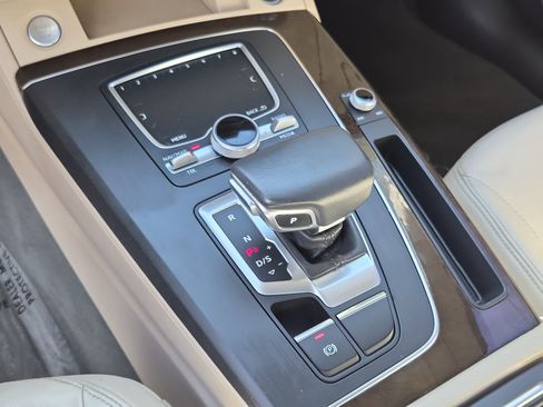 Used 2018 Audi Q5 2.0T Premium Plus w/ Premium Plus Package image 32