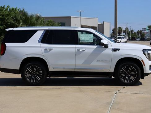 New 2026 GMC Yukon Elevation image 4