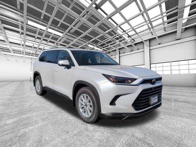 Used 2026 Toyota Grand Highlander XLE FWD image 1