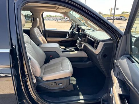 Used 2024 Ford Expedition Max Limited RWD image 14