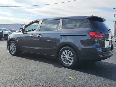 Used 2021 Kia Sedona LX image 5