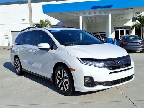 Certified 2025 Honda Odyssey EX-L image 10