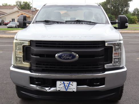 Used 2018 Ford F250 XL w/ Power Equipment Group AWD/4WD image 12