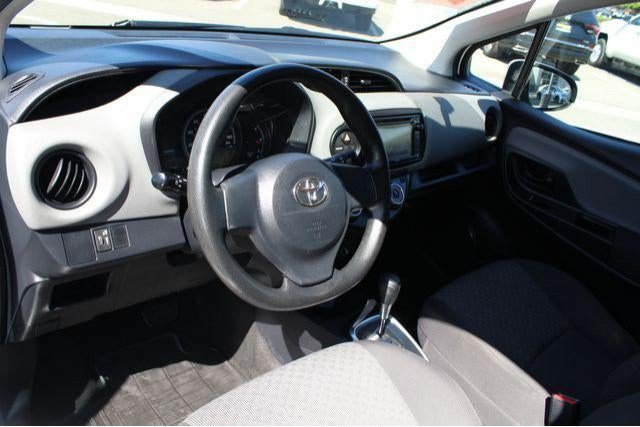 Used 2016 Toyota Yaris L FWD image 11