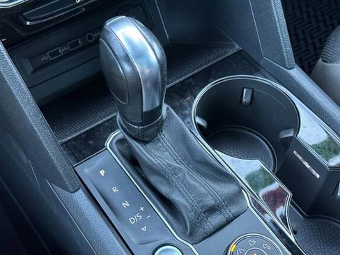 Used 2020 Volkswagen Atlas Cross Sport SEL Premium image 21