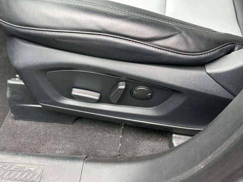 Used 2023 Ford Explorer XLT w/ Equipment Group 202A image 19