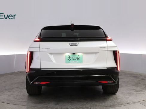 Used 2024 Cadillac Lyriq Tech RWD image 15