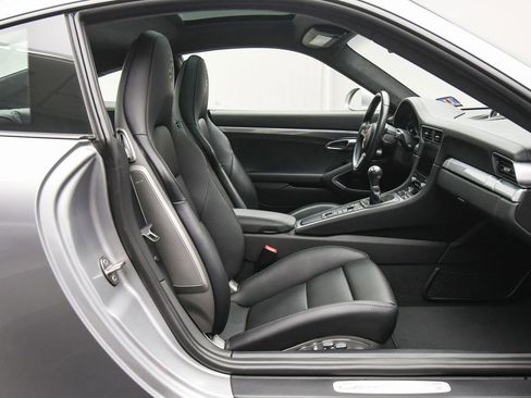 Used 2017 Porsche 911 Carrera S image 44