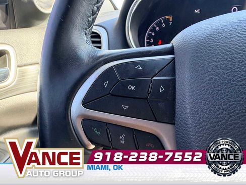 Used 2019 Jeep Grand Cherokee Altitude image 31