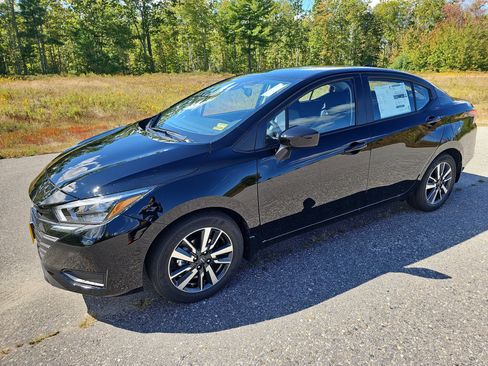 New 2025 Nissan Versa SV w/ Trunk Package image 1