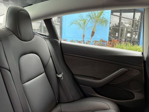 Used 2023 Tesla Model 3 Standard Range image 13