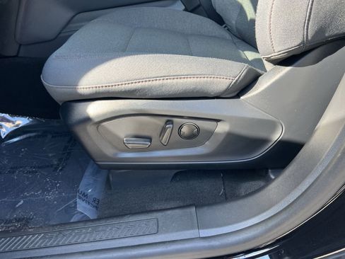 Used 2026 Ford Explorer Active AWD/4WD image 14