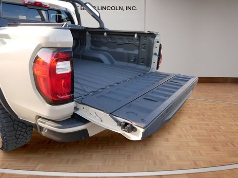 Used 2024 GMC Canyon AT4X image 12