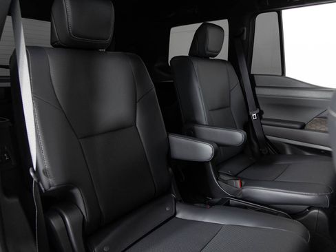 Used 2025 Lexus GX 550 image 24