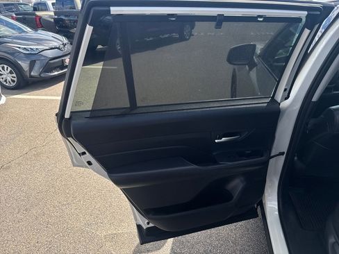 Used 2024 Toyota Grand Highlander XLE image 40