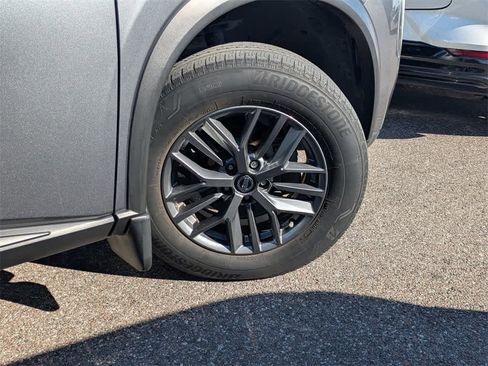 Used 2021 Nissan Rogue S image 5