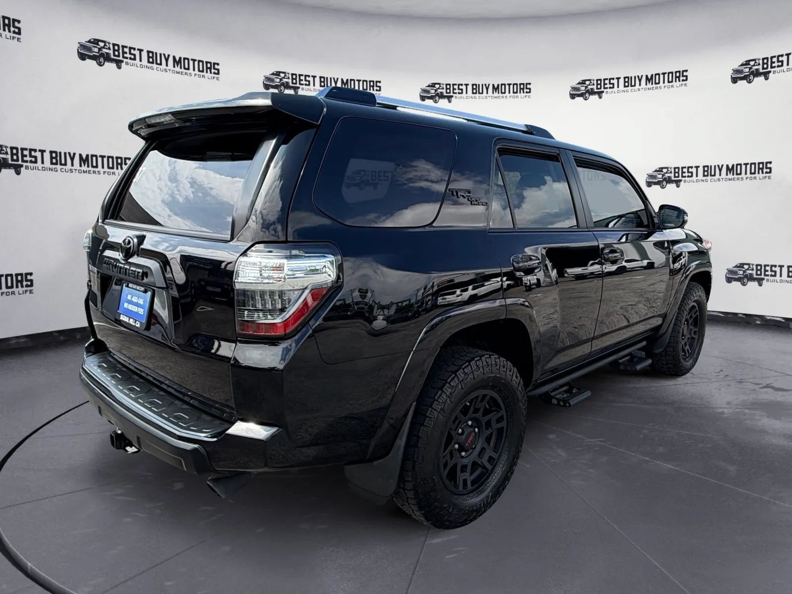 Used 2018 Toyota 4Runner TRD Off-Road Premium AWD/4WD image 8