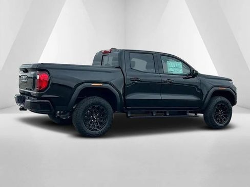 New 2026 GMC Canyon Elevation w/ LPO, Black Badging Package RWD image 11