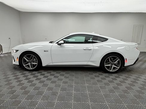 Used 2024 Ford Mustang GT Premium RWD image 11