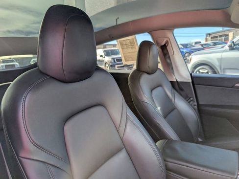 Used 2023 Tesla Model Y Performance image 17