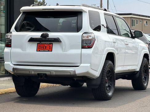 Used 2023 Toyota 4Runner TRD Off-Road Premium w/ Off Road Premium Plus Package AWD/4WD image 5
