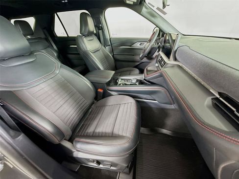 Used 2025 Ford Explorer ST-Line AWD/4WD image 30