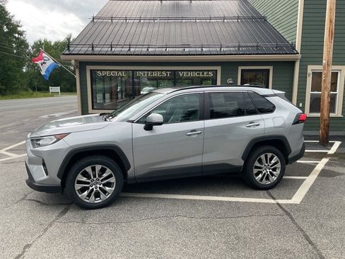 Used 2021 Toyota RAV4 XLE Premium AWD/4WD image 2
