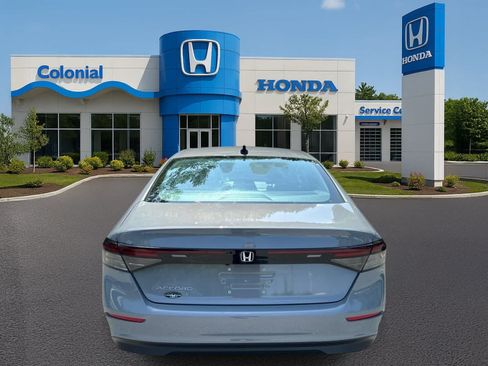 Certified 2025 Honda Accord SE image 5